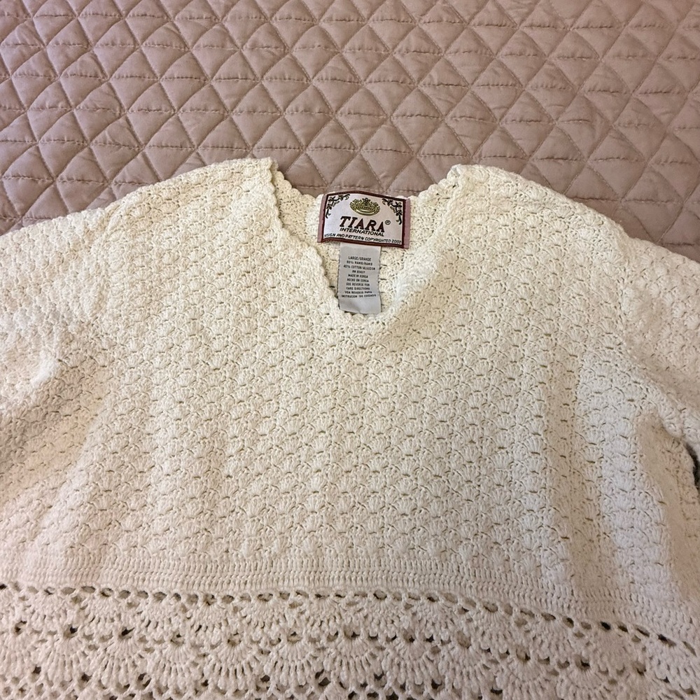 Tiara Ivory Crochet Lace Pullover - Picture 4 of 7